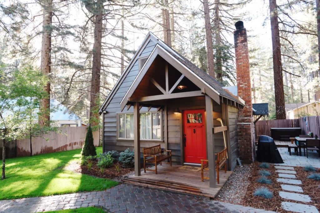 Cozy south lake tahoe cabin with a hot tub