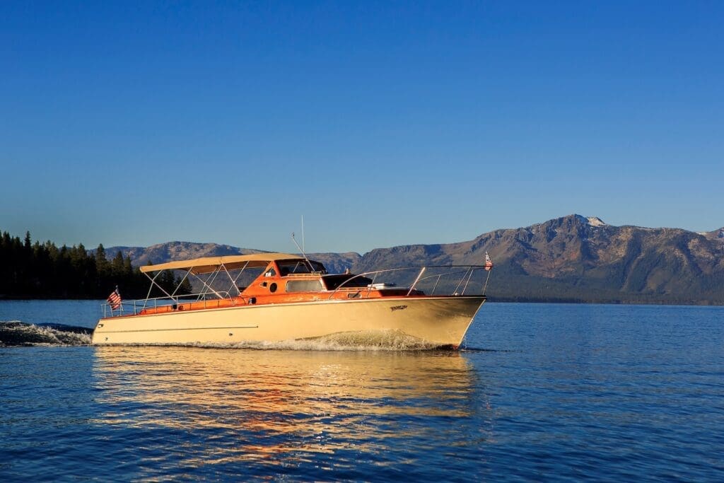 Cruise Tahoe boat 